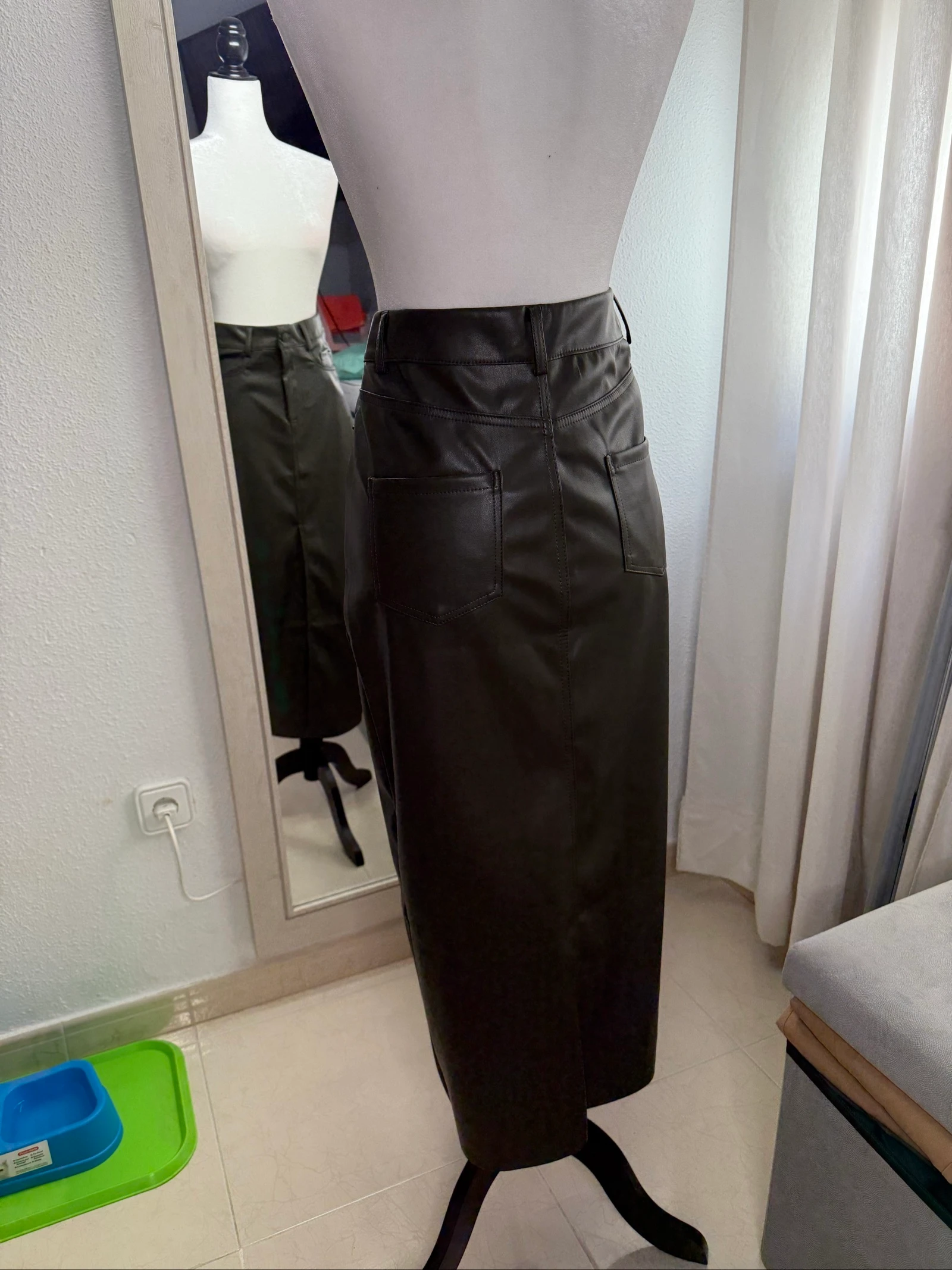 Faux leather skirt in khaki color – photo 2
